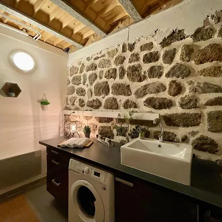 Maison De Charme A Polignac: Terrasse Ensoleillee, Randonnees, Proche Puy-en-velay - Fr-1-582-58 Σπίτι διακοπών