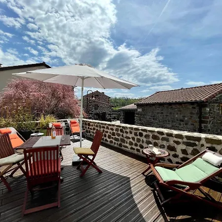 Maison De Charme A Polignac: Terrasse Ensoleillee, Randonnees, Proche Puy-en-velay - Fr-1-582-58 Holiday home