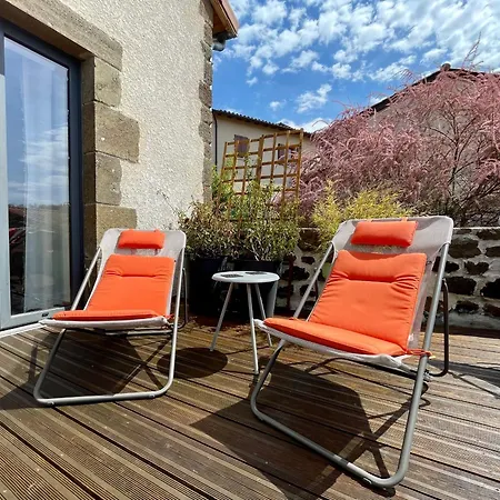 Holiday home Maison De Charme A Polignac: Terrasse Ensoleillee, Randonnees, Proche Puy-en-velay - Fr-1-582-58